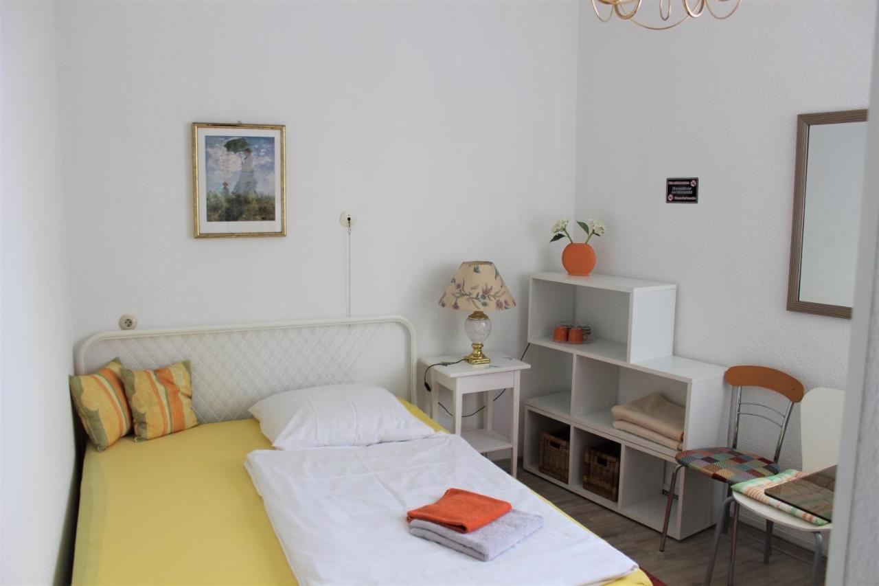Hotel Zur Post Schwanheim フランクフルト エクステリア 写真