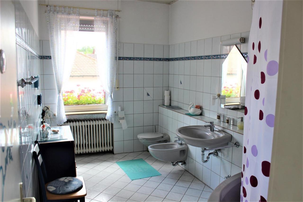 Hotel Zur Post Schwanheim フランクフルト エクステリア 写真